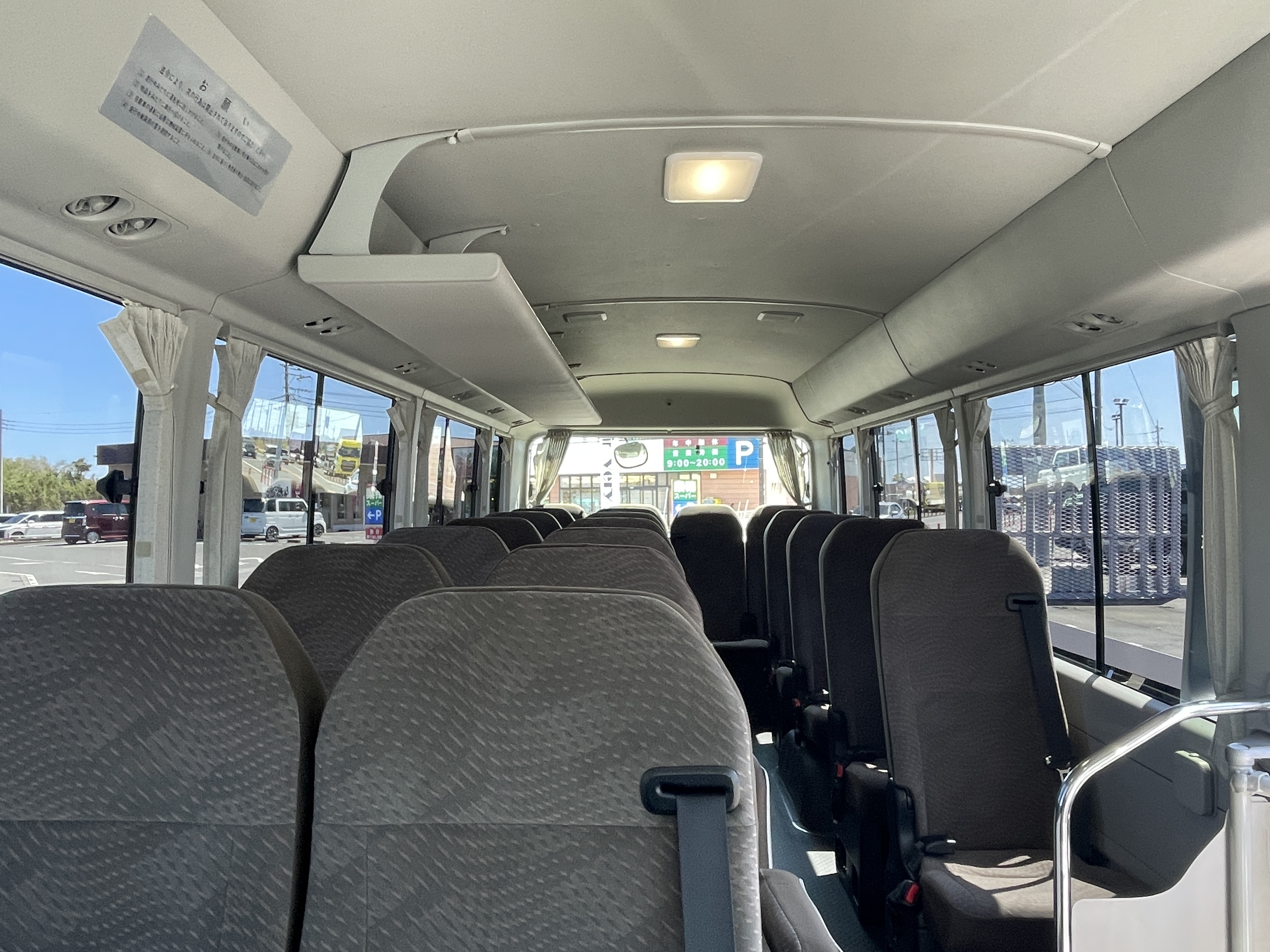 車内（前向き）